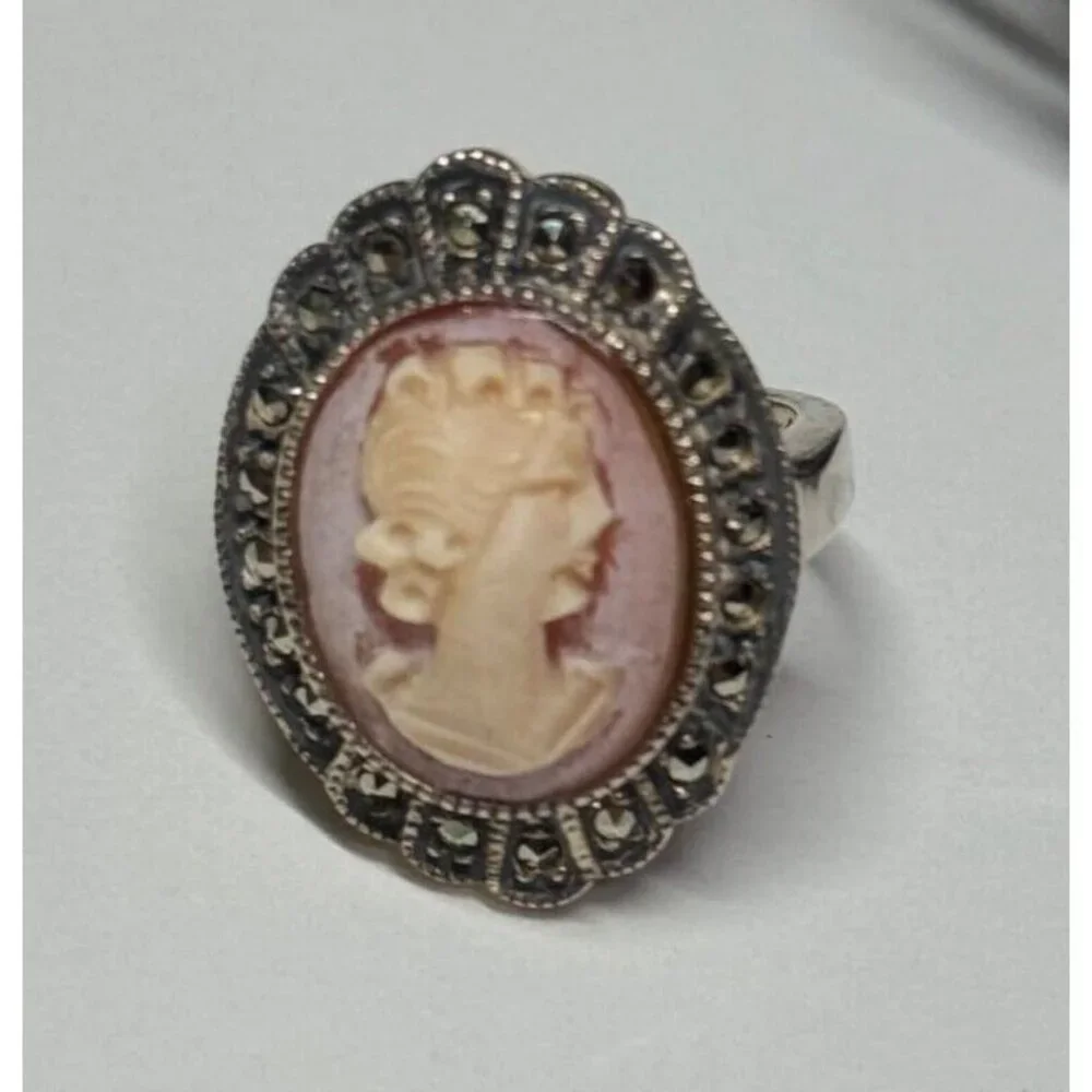 Vintage Cameo 925 Sterling silver ring size 5